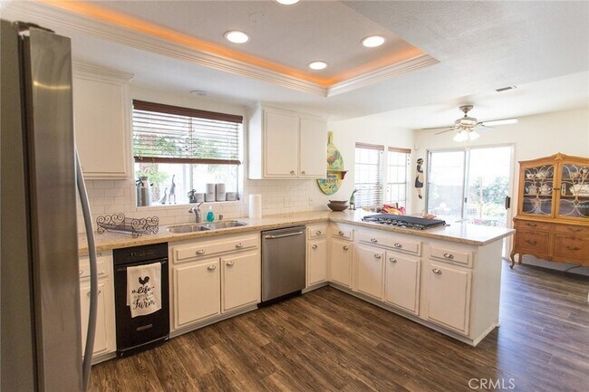 Building Photo - 289 N Cleveland St