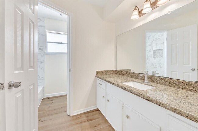 Building Photo - 12726 Westella Dr