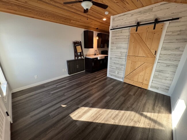 Building Photo - 1 Bedroom/1 Bathroom Tiny Home in Sulphur Rock