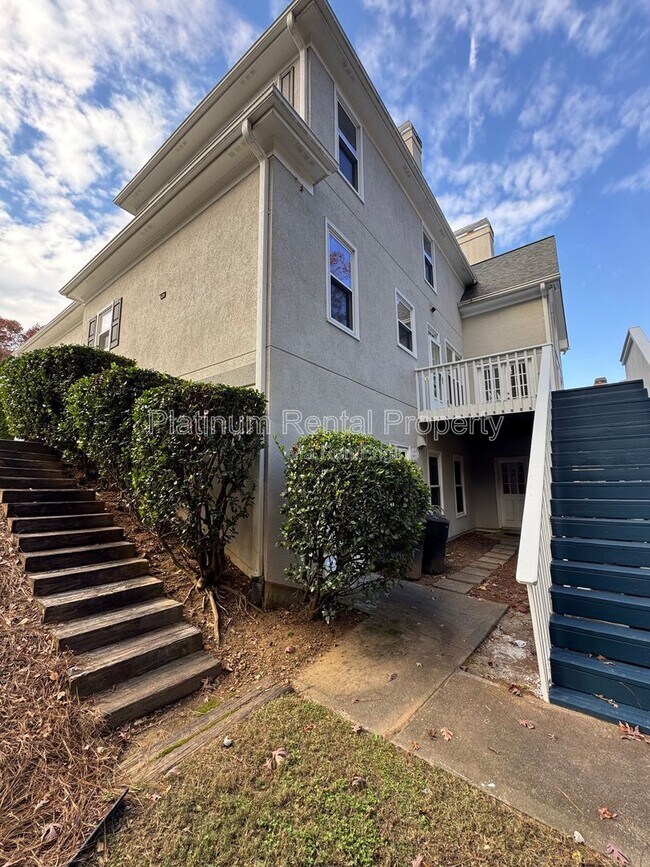 Building Photo - 425 Water Shadow Ln