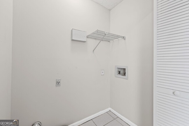 Building Photo - 5313 Waverly Trce