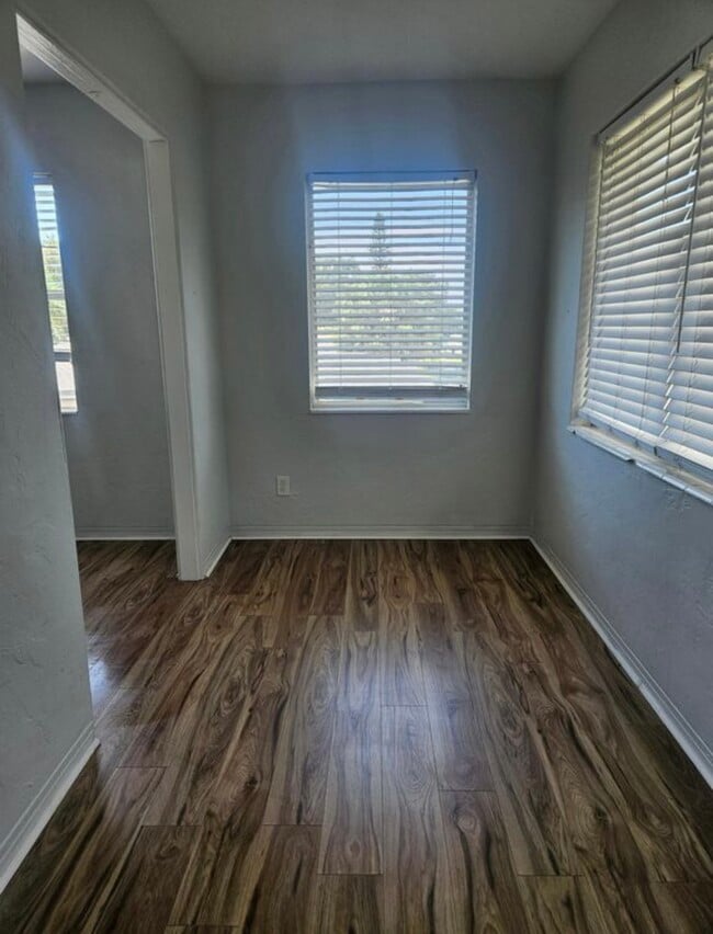 Building Photo - 5514 11th Ave S