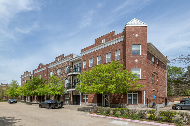 Building Photo - Vantage Center