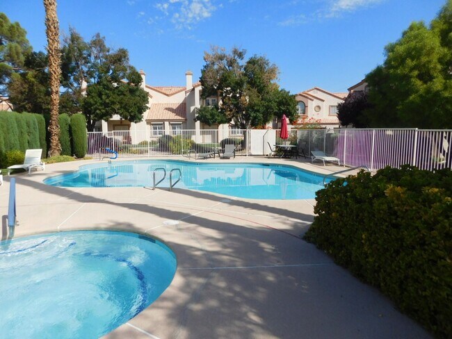 Building Photo - Gorgeous 3 bedroom condo with a 2 car garage! Tons of upgrades*Southwest*Gated community*