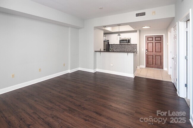 Building Photo - 300 W 5th St