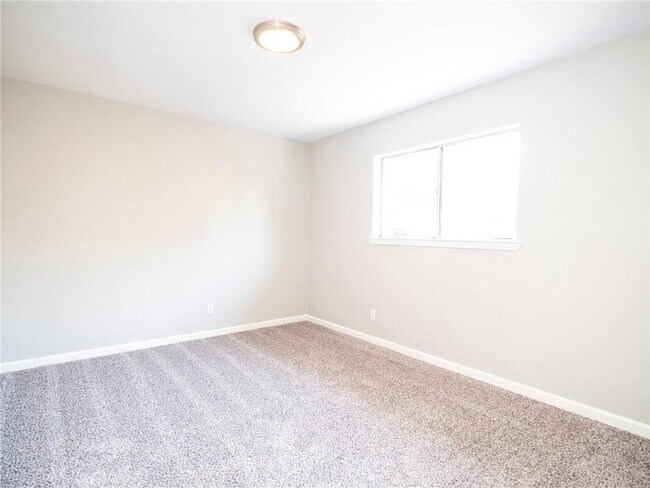 Building Photo - 2524 Glen Springs Way
