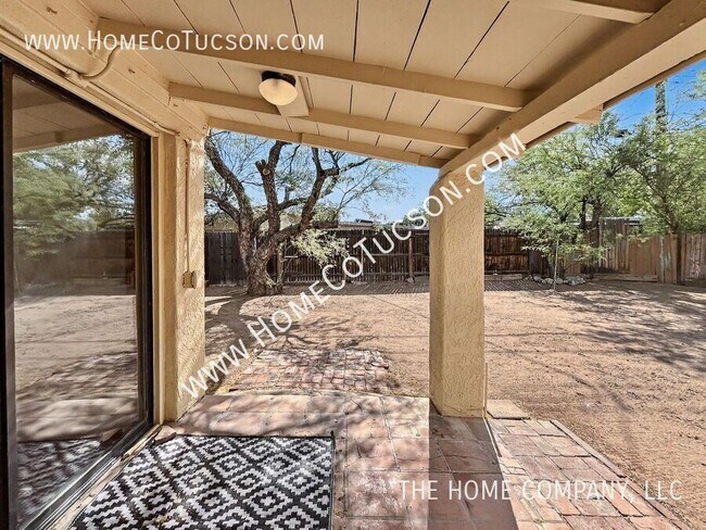 Building Photo - 4566 E Seneca St