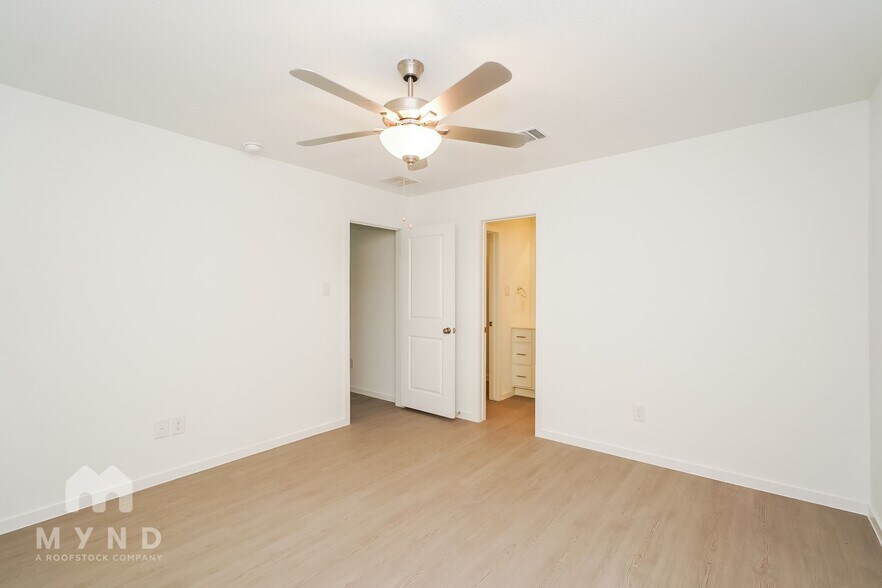 Building Photo - 2636 Mistwood Dr