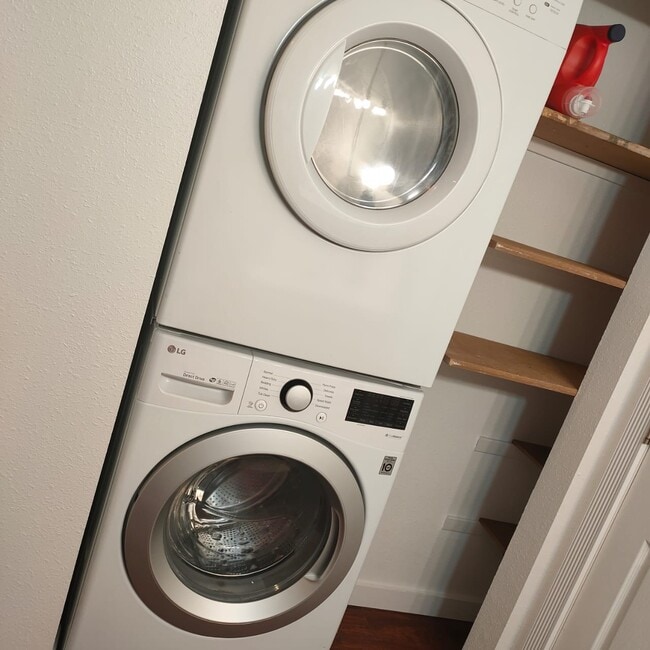 Building Photo - 507 Copperbush Ct