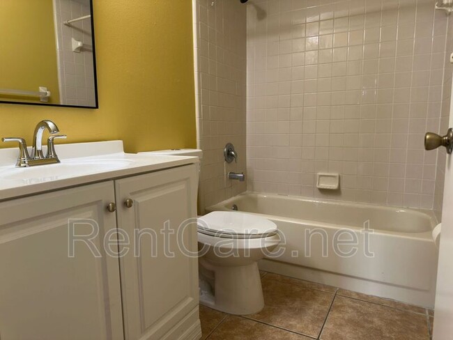 Building Photo - 1361 Lucaya Cir
