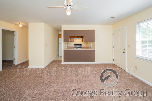 Building Photo - 484 Grey Hill Rd