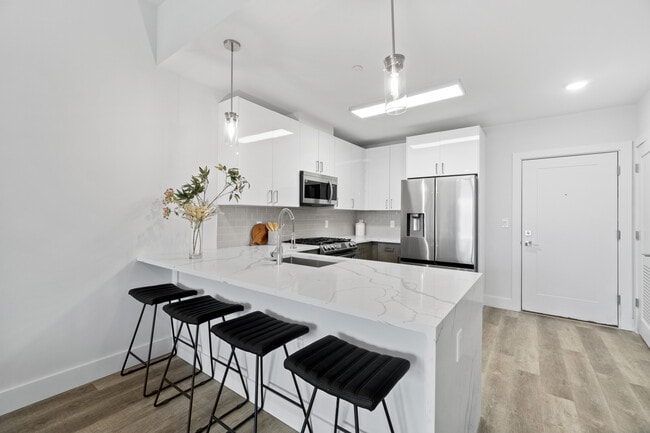 Building Photo - 412 Whiton