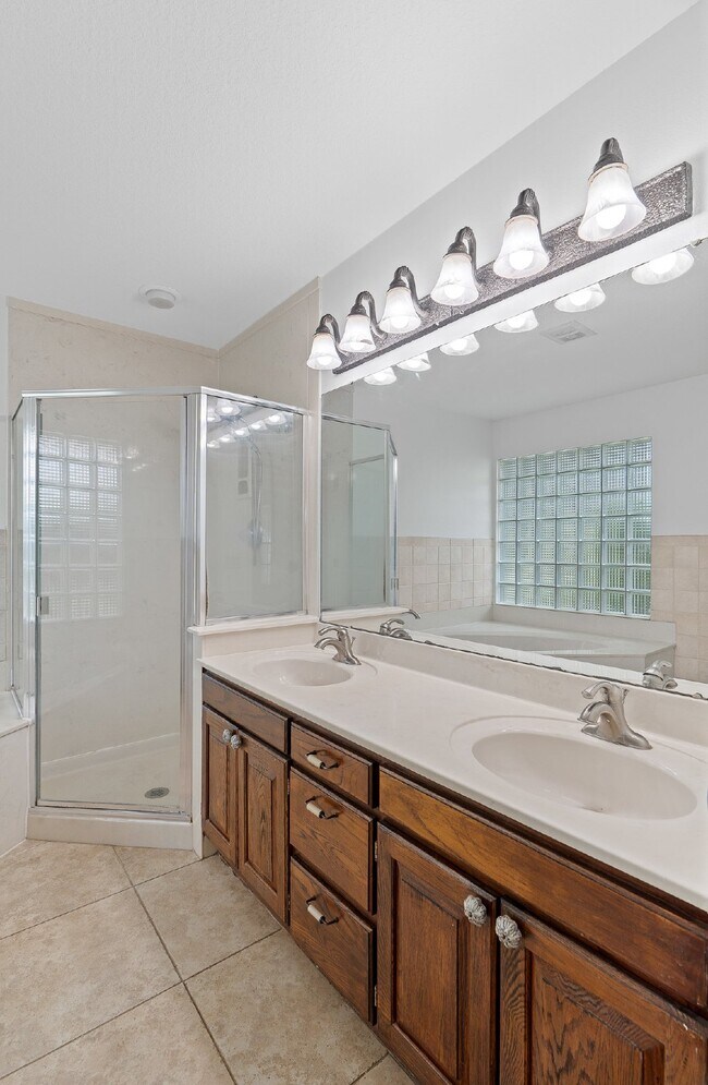 Building Photo - **Available February 2026***Welcome Home :: 3/2 with oversized fenced backyard in Indian Pines!