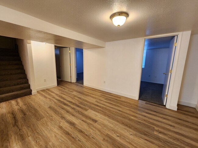 Building Photo - 2571 E 3300 S