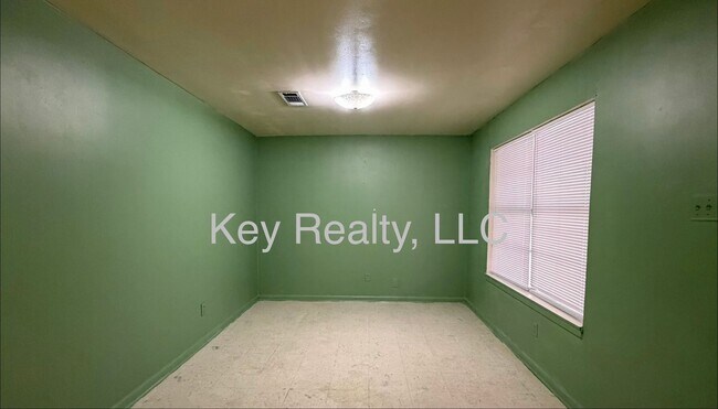 Building Photo - ****911 - F College Drive - Pineville