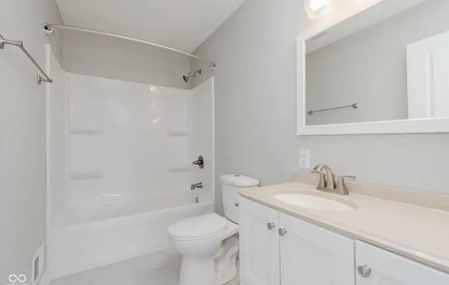 Building Photo - 10409 Barmore Ave