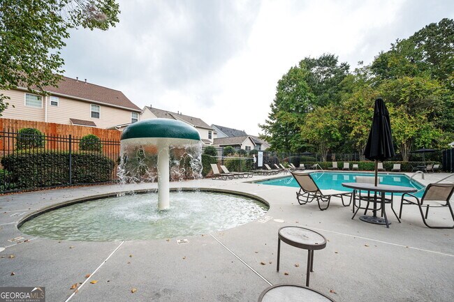 Building Photo - 2213 Leicester Way SE