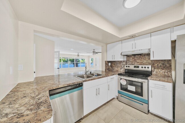 Building Photo - 4921 NW 39th St