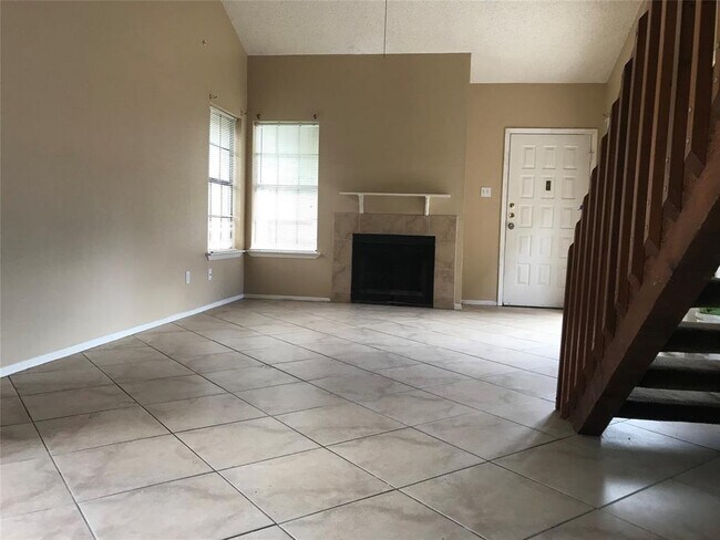 Building Photo - 200 Pecan Dr