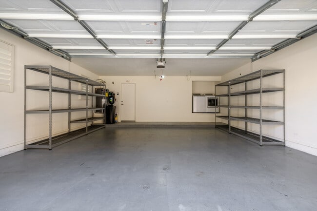 Building Photo - 4233 E Jasper Dr