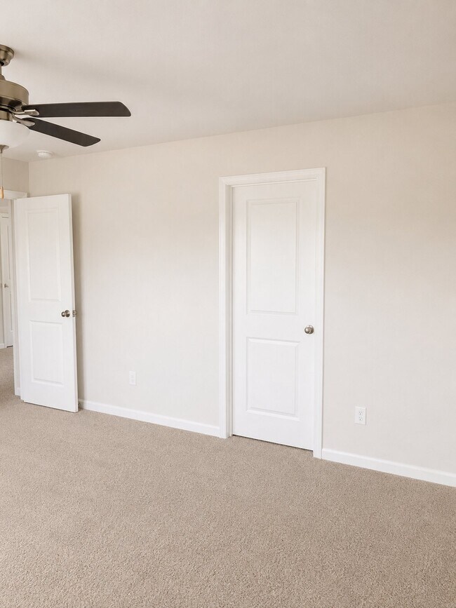 Building Photo - 144 Hornet Dr
