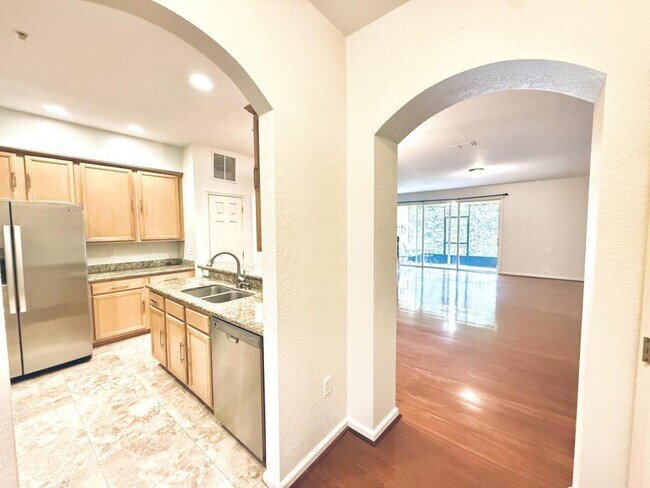 Building Photo - 2983 Ashland Ln S