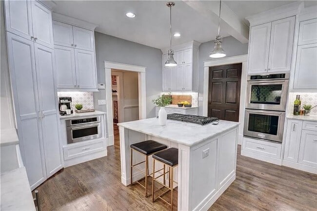 Building Photo - 389 6th St NE