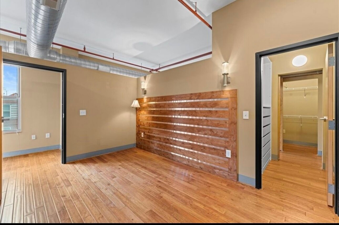 Building Photo - 1536 Colwell St