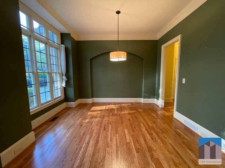 Building Photo - 1377 Greencrest Ct