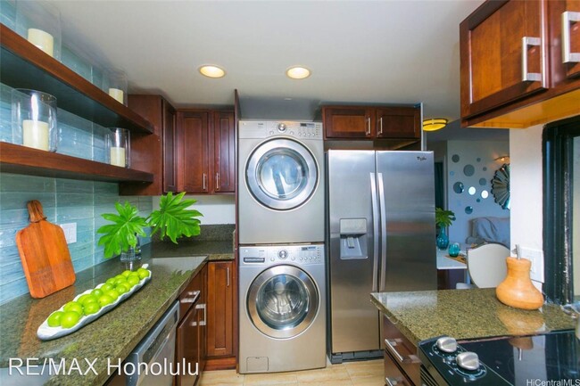 Building Photo - 2 br, 1 bath House - 2121 Ala Wai Blvd. #1503