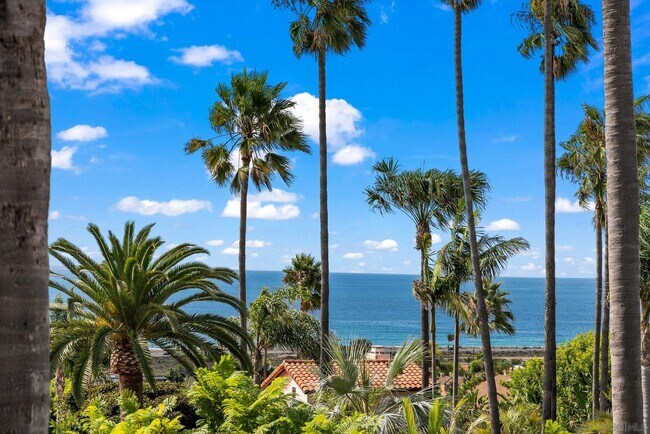 Building Photo - 701 N Granados Ave