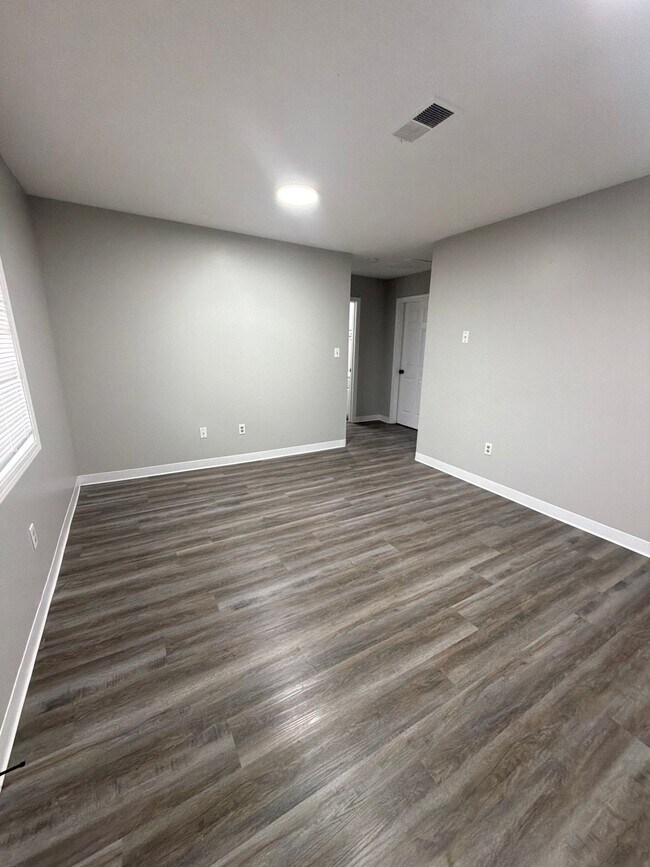 Building Photo - 1278 Fairground Rd