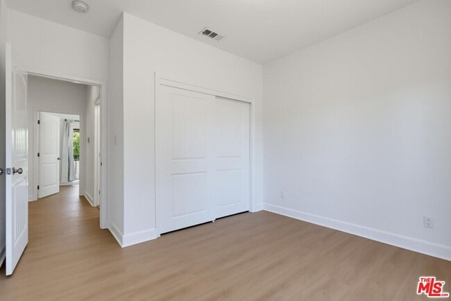 Building Photo - 3528 Mesquite Dr