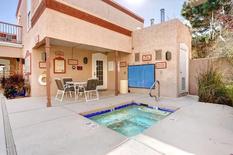 Condo Hottub - 2501 W Zia Rd