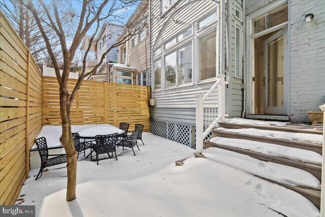 Building Photo - 2355 Ashmead Pl NW