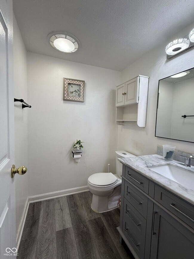 Building Photo - 8607 Longspur Ct