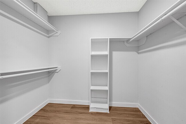 Building Photo - 3415 Lapstone Dr