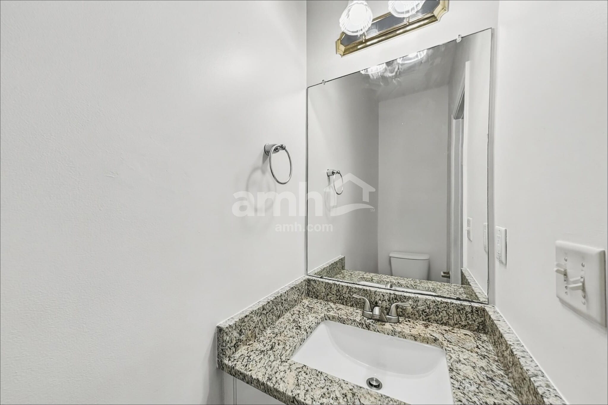 Building Photo - 2713 Denbel Cir