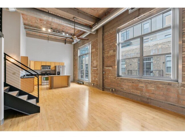 Building Photo - 521 S 7th St