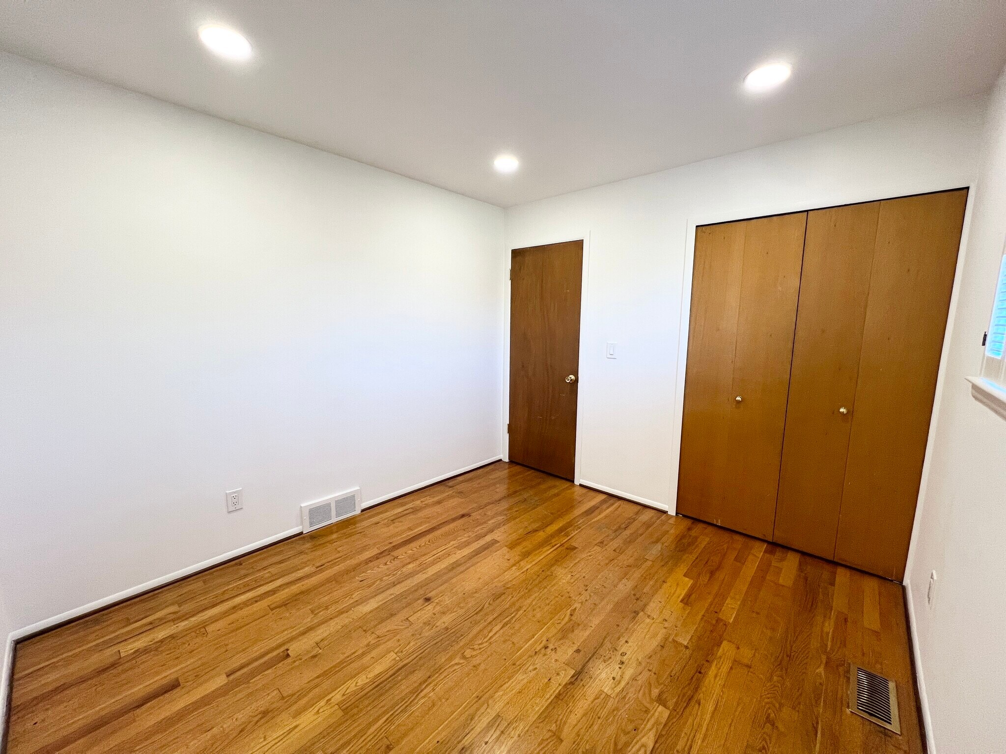 Building Photo - 30541 McGrath Dr