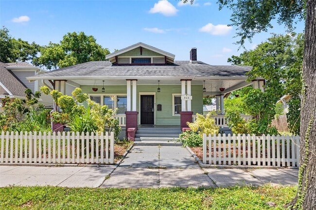 Primary Photo - 904 E 25th Ave