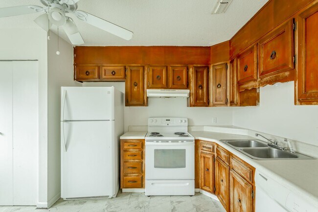 Building Photo - 5770-5772 Taggart Drive