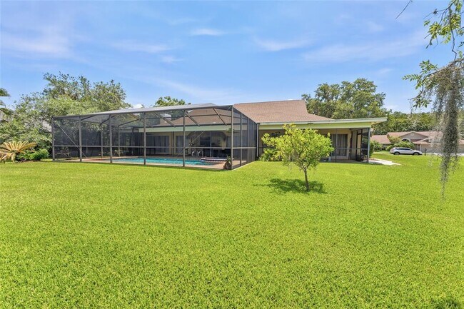 Building Photo - 6513 Thoroughbred Loop