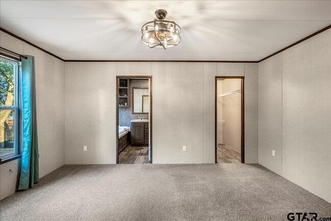 Building Photo - 409 Willow Dr