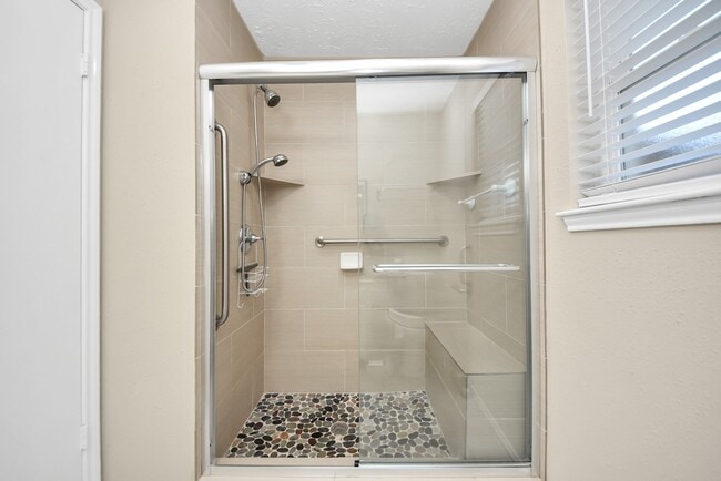 Building Photo - 14718 Windfern Forest Dr