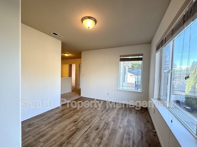 Building Photo - 11074 SW Washington St