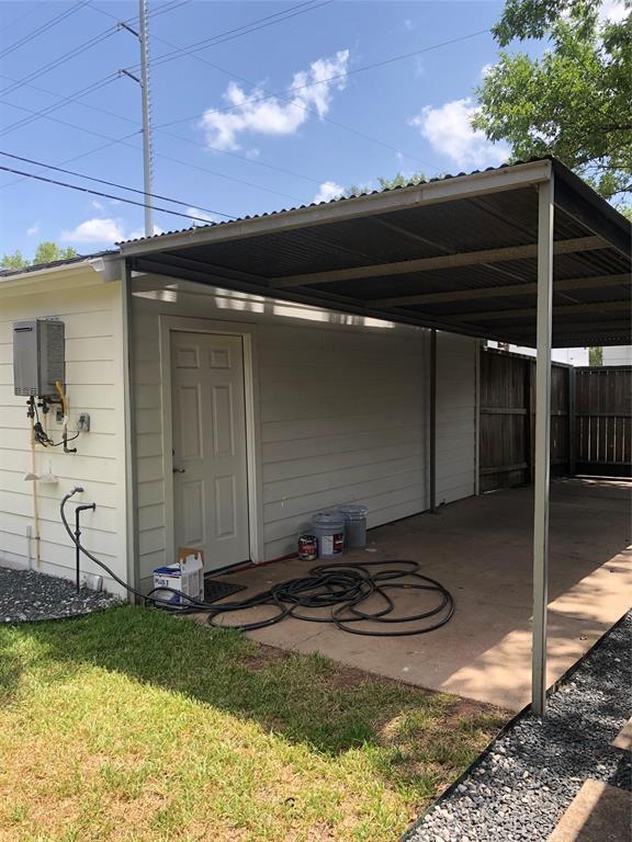 Building Photo - 1402 Chamboard Ln
