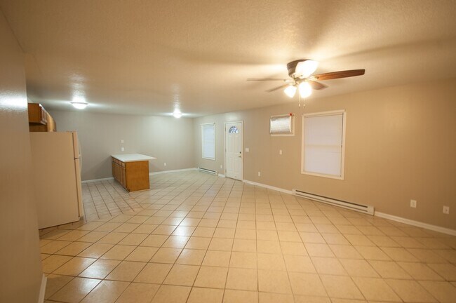 Building Photo - 101-103 South Plum