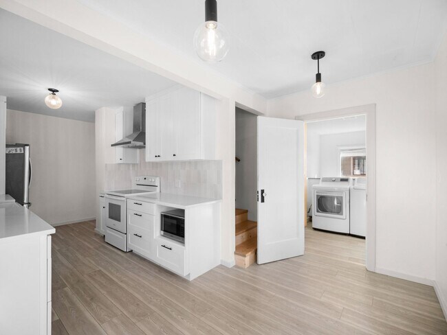 Building Photo - Modern & Cozy Retreat in Spokane – Prime Location Near Downtown