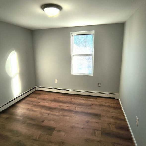 Building Photo - 37-41 Mason Avenue